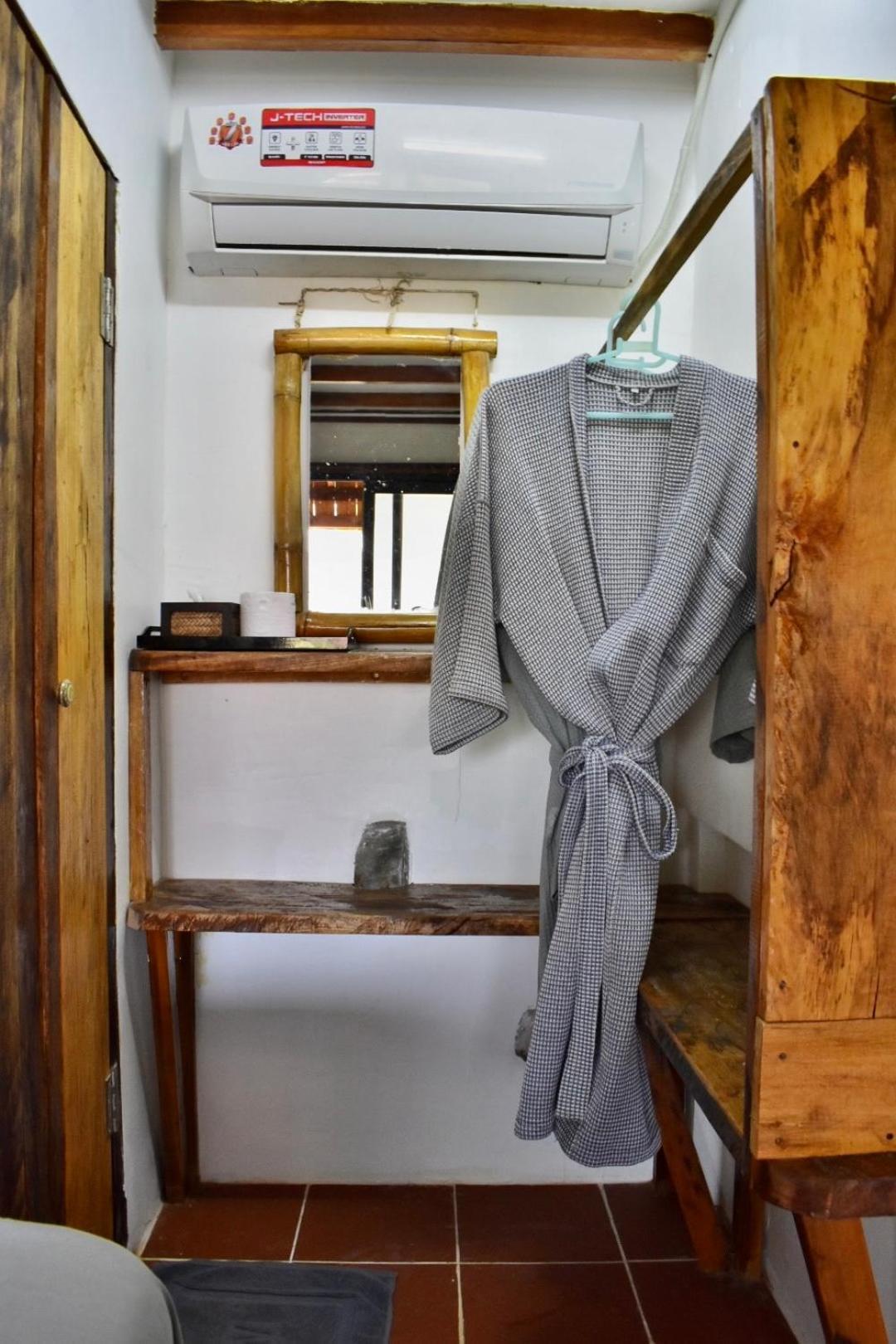 Beach House Cambodia Đảo Koh Rong Samloem Ngoại thất bức ảnh